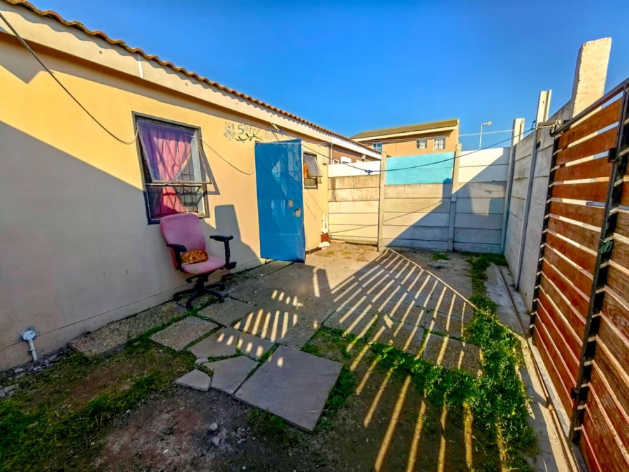 2 Bedroom Property for Sale in Pelican Park Western Cape